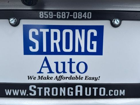 Used 2021 Toyota Corolla LE image 18