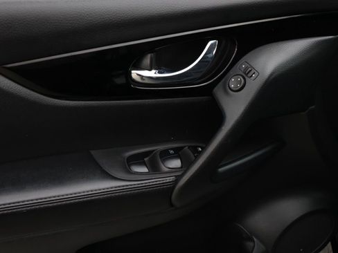 Used 2022 Nissan Rogue Sport SV FWD image 24