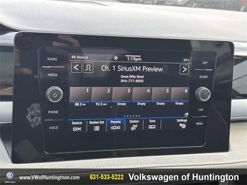 Certified 2025 Volkswagen Taos SE w/ Panoramic Sunroof Package image 37