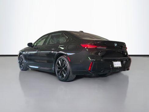 New 2026 BMW 750e xDrive image 1