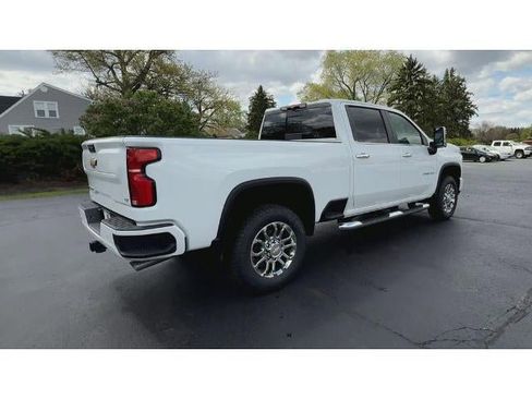 New 2026 Chevrolet Silverado 2500 LT w/ Z71 Chrome Sport Edition AWD/4WD image 8