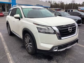 Used 2022 Nissan Pathfinder Platinum video 2