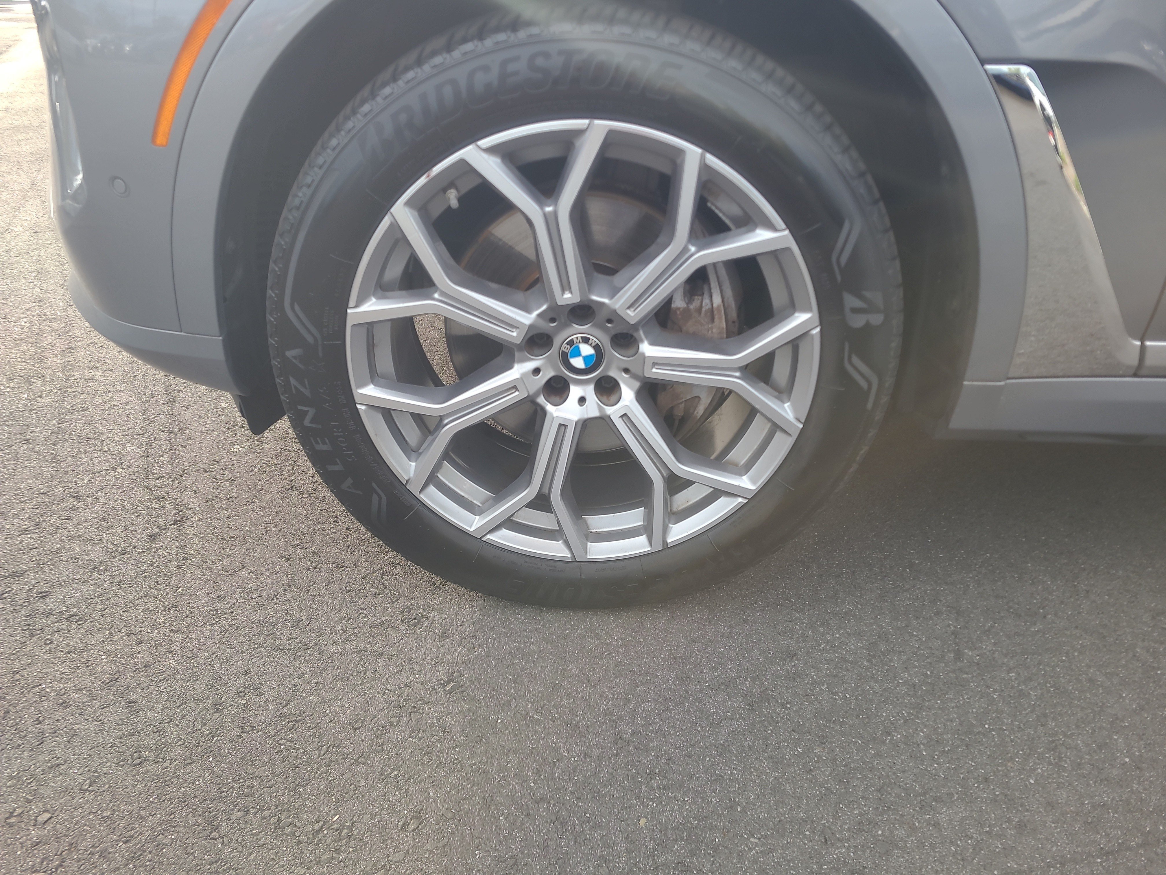 Used 2024 BMW X7 xDrive40i w/ Premium Package AWD/4WD image 9