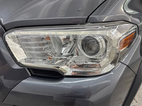 Used 2020 Toyota Tacoma SR w/ SX Package AWD/4WD image 31