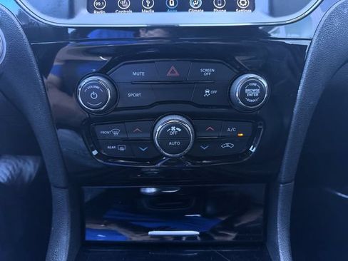 Used 2019 Chrysler 300 S AWD/4WD image 24
