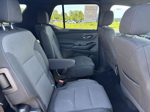 Used 2023 Chevrolet Traverse LT FWD image 36