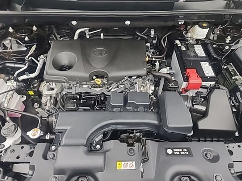 Used 2025 Toyota RAV4 XLE AWD/4WD image 38