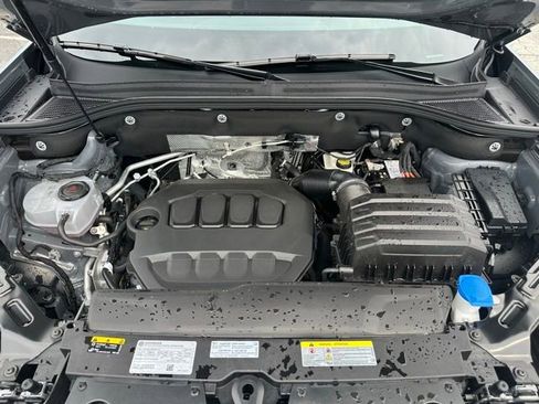 Certified 2025 Volkswagen Atlas Peak Edition SE AWD/4WD image 12
