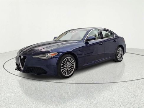 Used 2018 Alfa Romeo Giulia Ti w/ Quick Order Package 22X Lusso image 3
