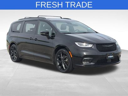 Used 2025 Chrysler Pacifica Limited