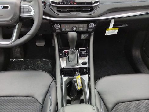New 2026 Jeep Compass Latitude AWD/4WD image 18