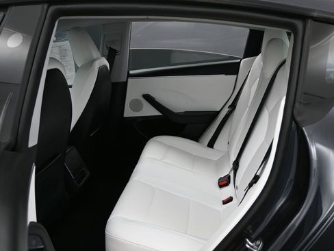 Used 2025 Tesla Model 3 Long Range image 36