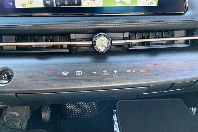 Certified 2023 Nissan Ariya FWD image 15