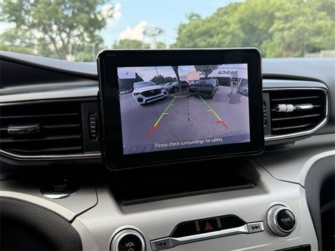 Used 2022 Ford Explorer XLT w/ Equipment Group 202A image 18