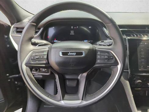 Used 2024 Jeep Grand Cherokee Altitude AWD/4WD image 24