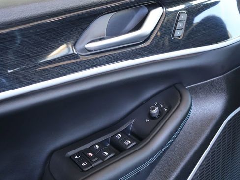 Used 2024 Jeep Grand Cherokee Trailhawk w/ Luxury Tech Group III image 21