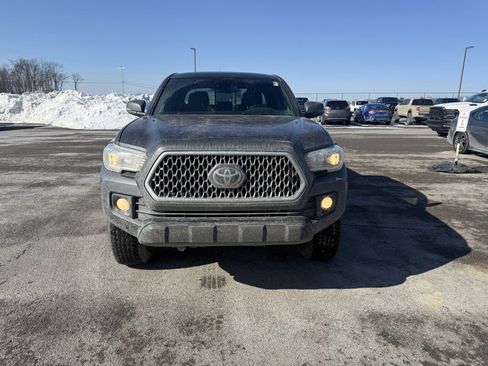 Used 2019 Toyota Tacoma TRD Off-Road image 2