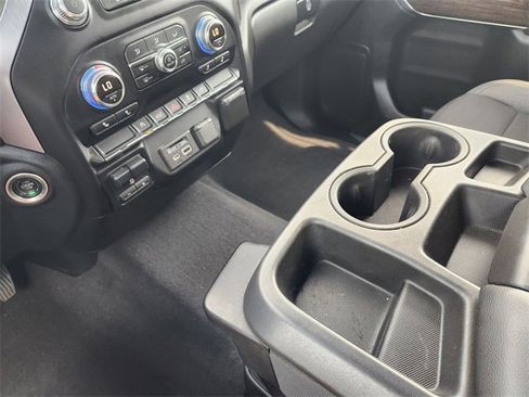 Used 2019 GMC Sierra 1500 SLE w/ SLE Value Package image 17