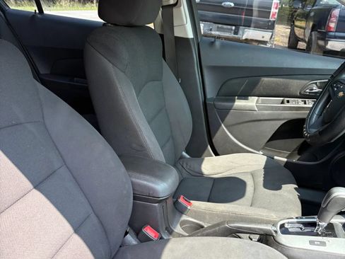 Used 2016 Chevrolet Cruze LT FWD image 21