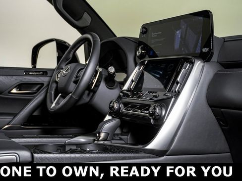 Used 2025 Lexus LX 700h Overtrail image 15