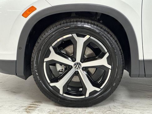 New 2026 Volkswagen Tiguan SE FWD image 23