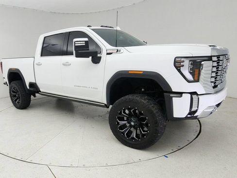 Used 2024 GMC Sierra 2500 Denali w/ Denali Reserve Package AWD/4WD image 13