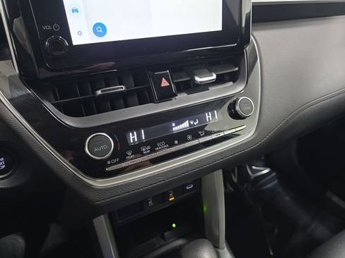 Certified 2024 Toyota Corolla Cross XLE image 21