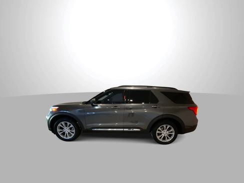 Used 2020 Ford Explorer XLT w/ Equipment Group 202A image 5