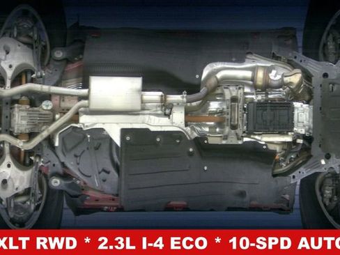 Used 2021 Ford Explorer XLT image 19