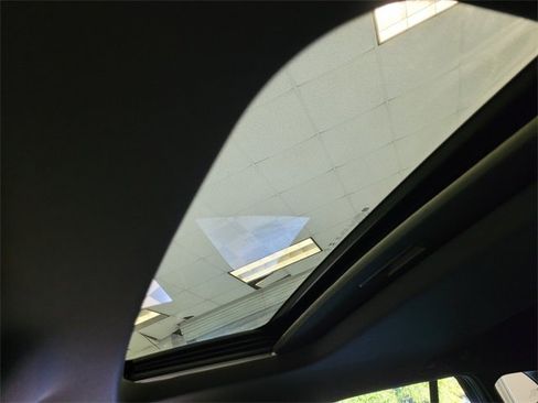 New 2026 Chevrolet Trax RS w/ Sunroof Package image 16