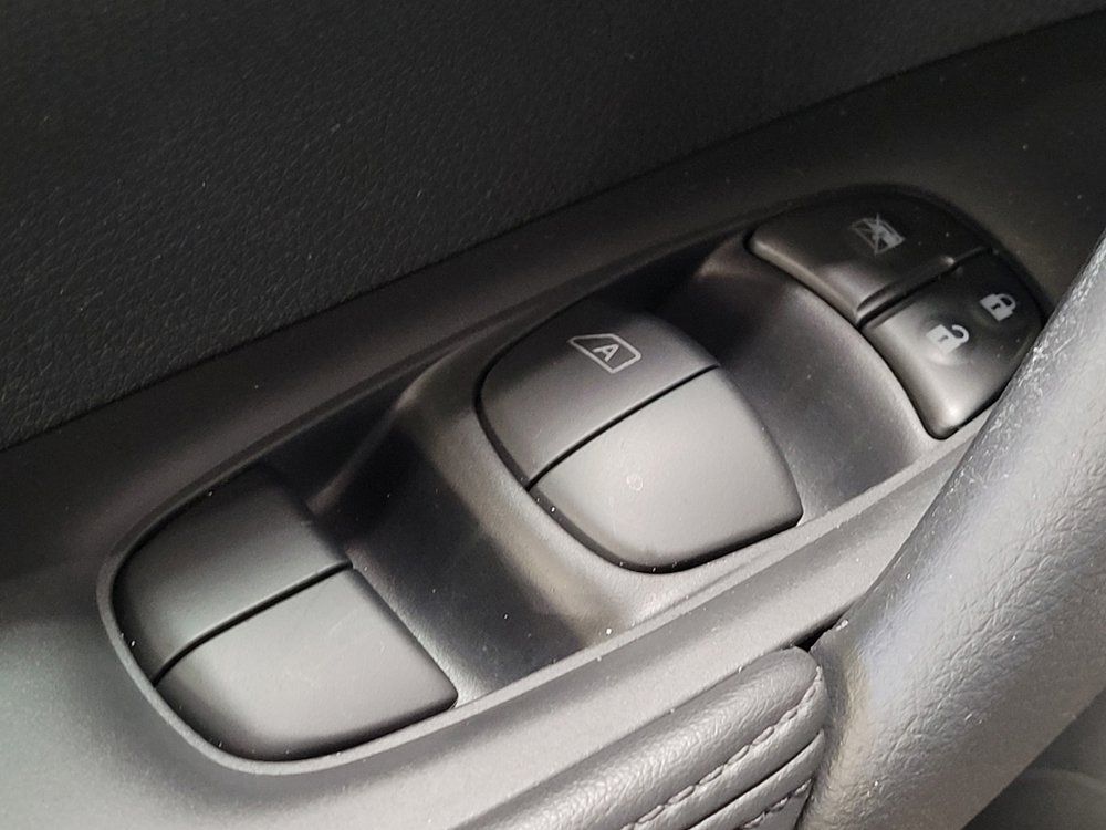Used 2018 Nissan Rogue SL FWD image 27