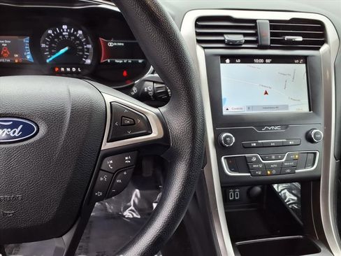 Used 2019 Ford Fusion SE image 23