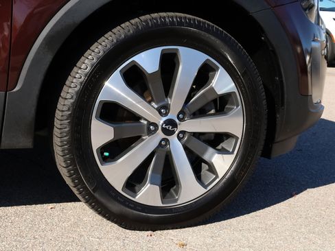 Used 2022 Kia Telluride EX w/ EX Premium Package image 13