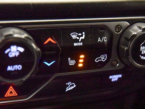 Used 2020 Jeep Wrangler Sport image 21