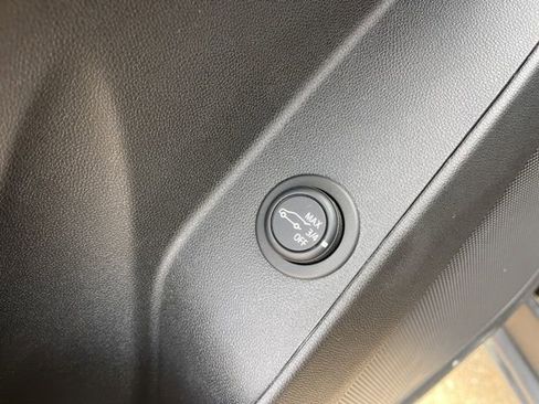 Used 2022 Chevrolet Equinox RS w/ LPO, Floor Liner Package AWD/4WD image 10