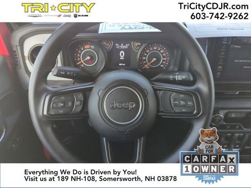 Used 2025 Jeep Wrangler Sport image 19