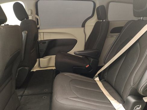 Used 2023 Chrysler Voyager LX w/ Fleet Security Group FWD image 18