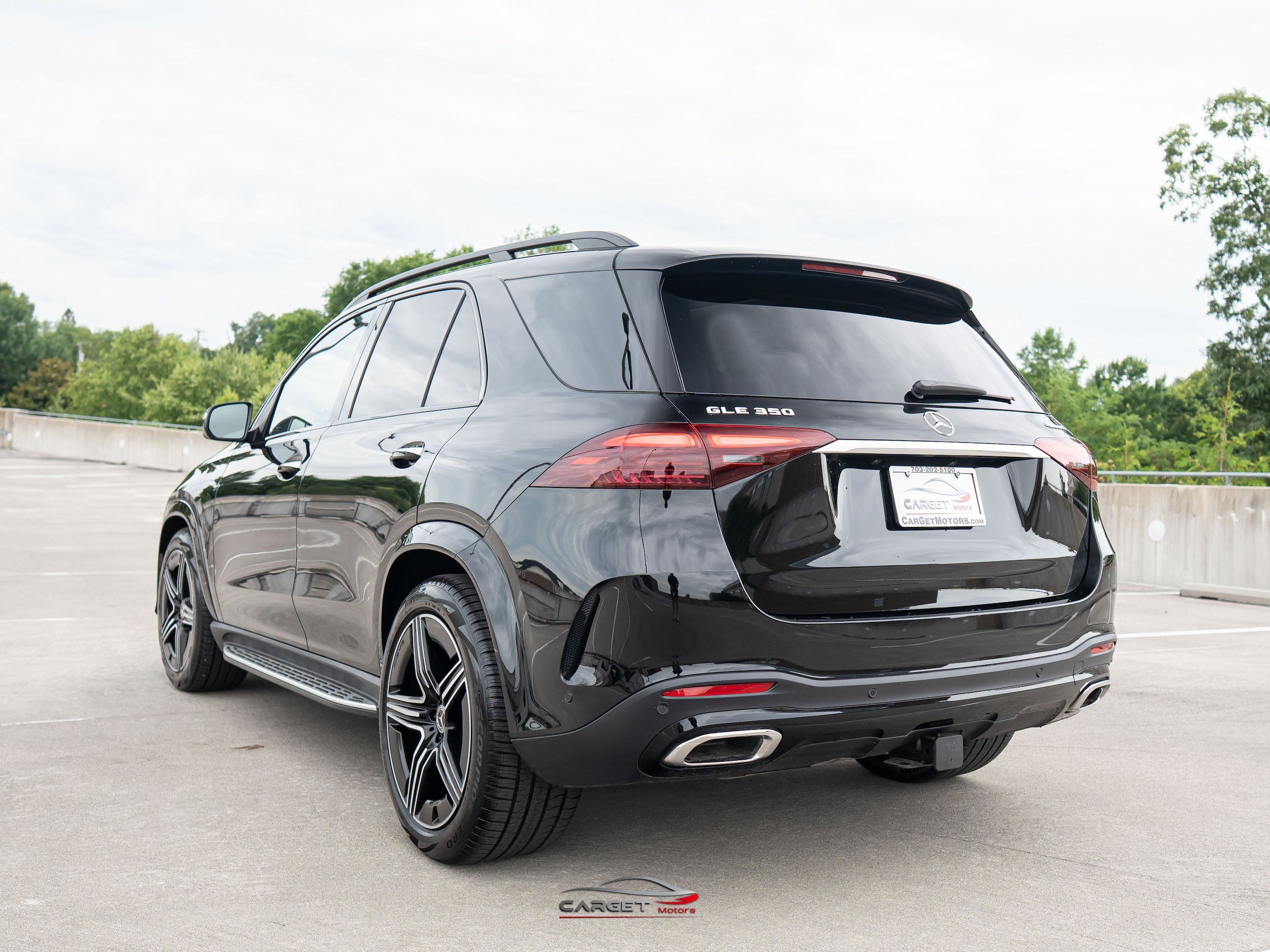Used 2026 Mercedes-Benz GLE 350 4MATIC w/ AMG Line Exterior image 5