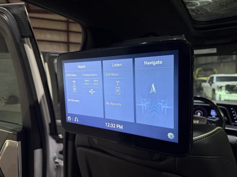 Used 2021 Cadillac Escalade ESV Sport w/ Driver Assist Tech Package AWD/4WD image 28