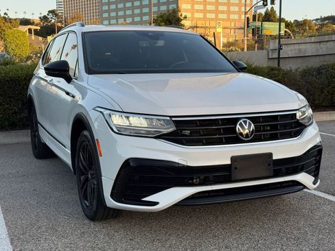 Used 2022 Volkswagen Tiguan SE R-Line FWD image 5