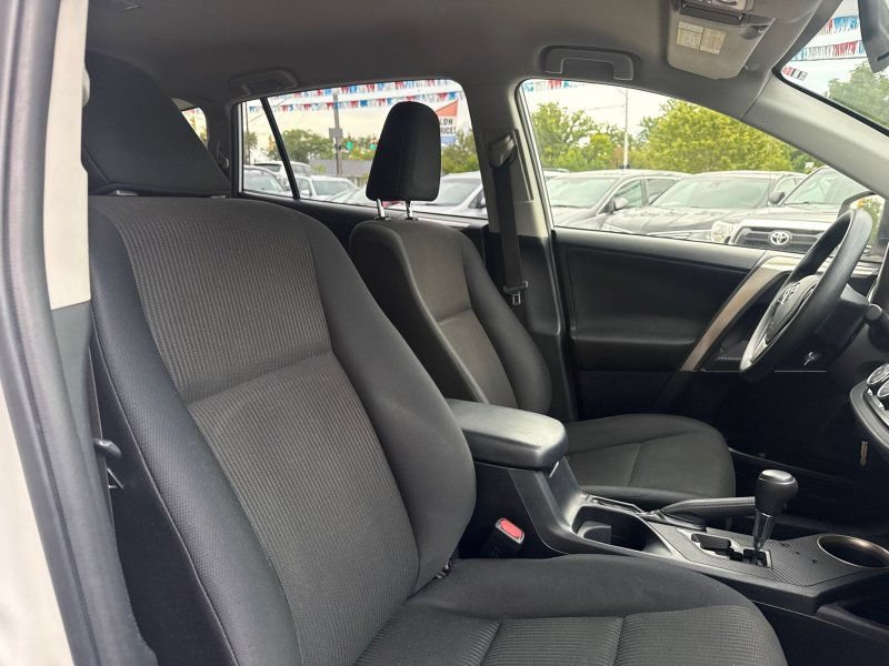 Used 2014 Toyota RAV4 LE AWD/4WD image 18
