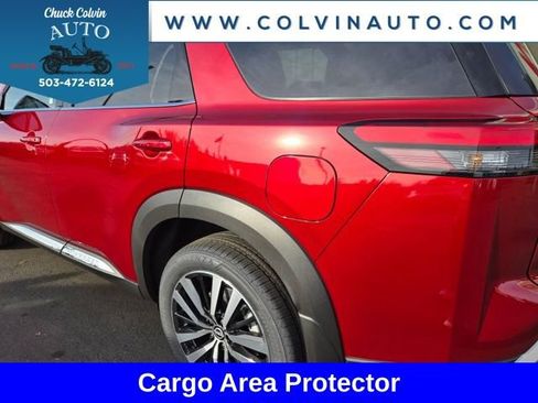 New 2025 Nissan Pathfinder Platinum w/ Black Appearance Package image 8