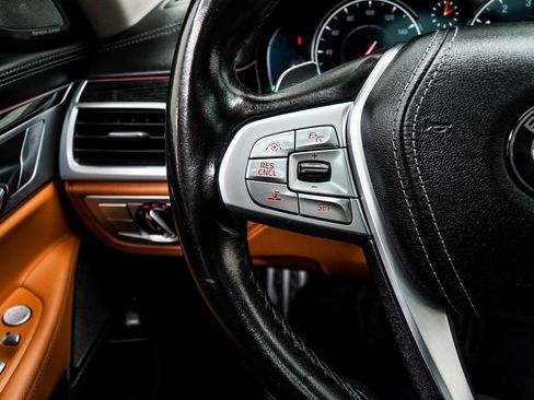 Used 2019 BMW 750i xDrive w/ Executive Package image 34