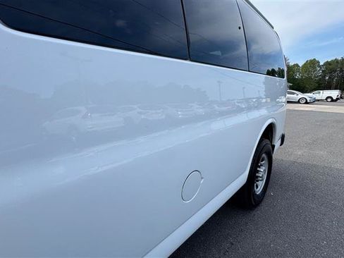 Used 2017 Chevrolet Express 2500 LS RWD image 14