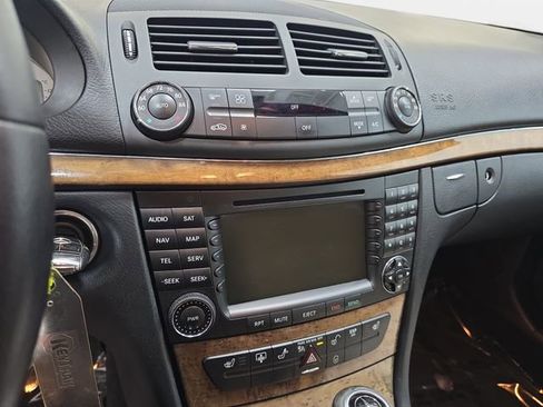 Used 2008 Mercedes-Benz E 350 Sedan image 19