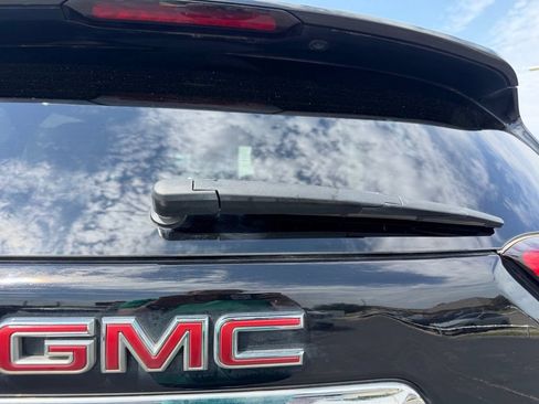 Used 2024 GMC Terrain SLE FWD image 18