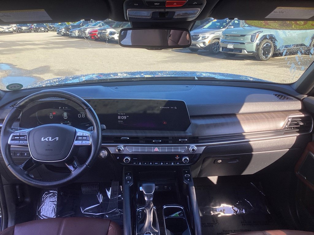 Used 2024 Kia Telluride EX w/ EX Captain's Chair Package AWD/4WD image 17