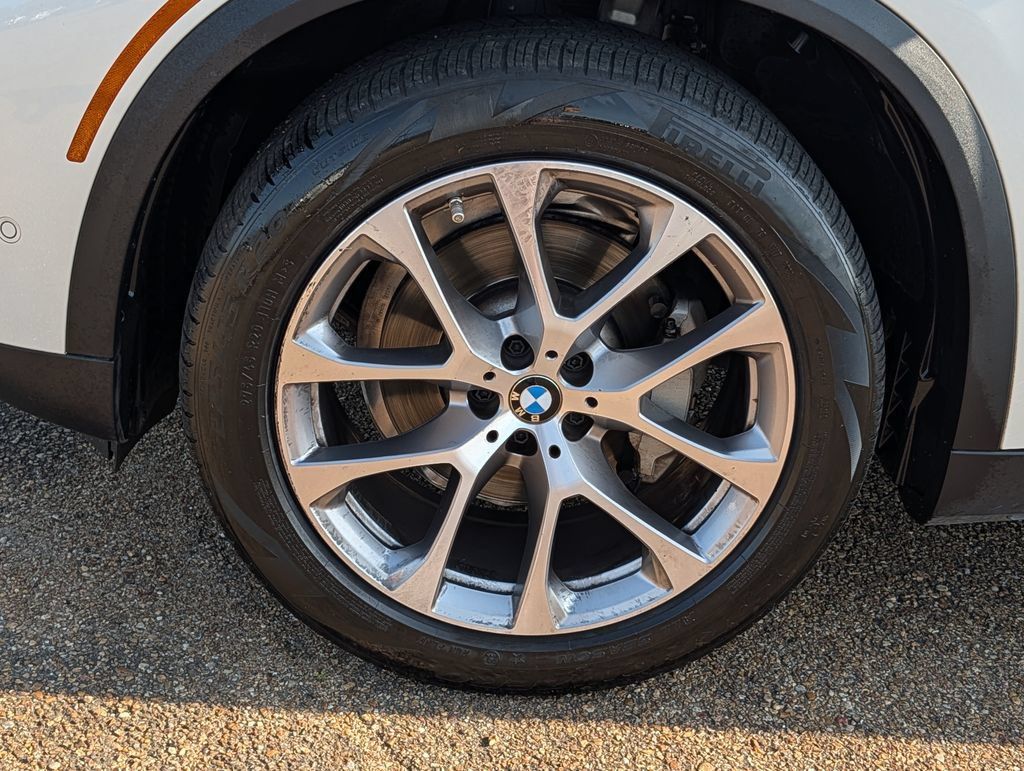 Used 2022 BMW X5 sDrive40i w/ Premium Package RWD image 9