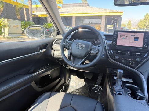Used 2022 Toyota Camry XSE image 22