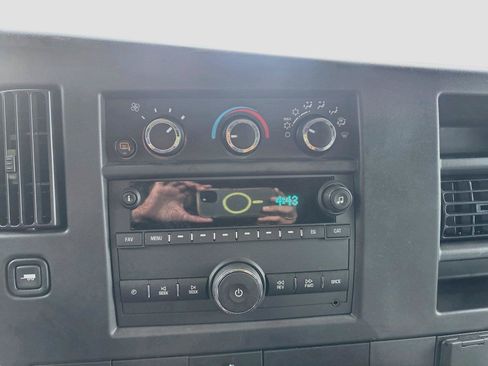 Used 2025 Chevrolet Express 3500 Extended w/ Driver Convenience Package RWD image 10
